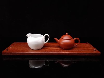 柚木茶盤、花器底托、擺件底托，釉木實木生漆茶盤，乾式茶盤，長約45公分，寬約12.7公分，木板厚約1.3公分。