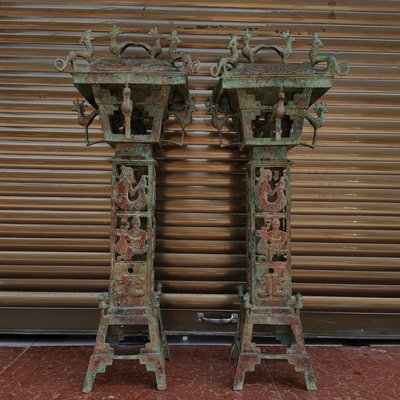 戰國青銅——立鳥塔燈——高:105厘米——寬:38厘米——重:30公斤——90000