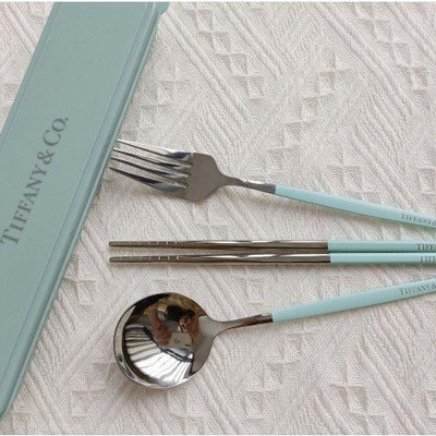 直出2023上新tifany蒂芙尼藍筷子勺子叉子套裝便攜餐具不鏽鋼三件式高級餐具 新品上市