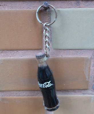 [可口可樂] 迷你瓶 (玻璃瓶裝 鐵蓋 內有溶液 高約7.5cm)