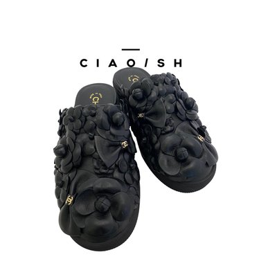 CIAO/SH 名牌精品店 CHANEL黑色全真皮立體山茶花朵前包後空厚底鞋