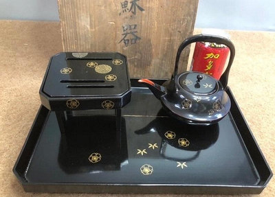 日本昭和時期木胎黑塗屠穌器金蒔繪梅紋三件套高足茶盤 銚子供臺