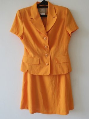 全新二件式橘色背心式洋裝裝SIZE:L徐明美 流行秀mia 荷雅婷 葉珈伶貝爾尼尼 ICB