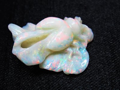 澳洲 蛋白石 雕刻 藝術 - 瓢蟲 14.5克拉【Texture & Nobleness 低調與奢華】
