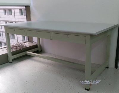 (W180*D90*H74cm)三屜工作桌+綠色防靜電桌墊+HU-120辦公桌