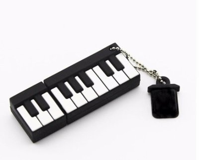 【愛樂城堡】音樂生活=64G可愛鋼琴鍵盤造型隨身碟~時尚個性~交換禮物.禮品~送人自用兩相宜