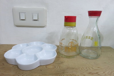 【讓藏】早期收藏早年白瓷製調色盤,串珠盤(落款,天成)+金蘭+萬家香醬油瓶3件一起賣