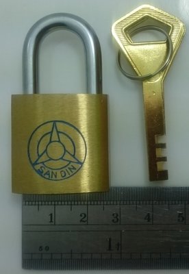 三鼎 25mm 銅掛鎖(半圓鑰匙)