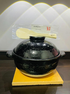 日本伊賀燒長谷園雙蓋砂鍋，土鍋一個，口徑約21cm，2合炊可