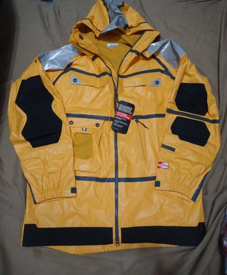 Columbia 亮鵝黃色黑邊防水風衣外套,尺寸XL,胸寬66.5cm,原價美金500全新未穿標籤未剪,降價大出清