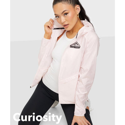 【Curiosity】Nike Trail 女款防潑水輕量連帽運動外套 淺粉色 XS號$4880↘$2688免運