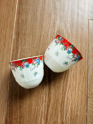 ｛中古清倉｝Kenzo紅色花卉茶杯主人杯，杯口直徑7.5cm