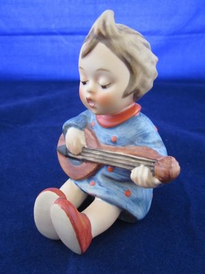❤(原盒裝)喜姆娃娃Goebel德國製Hummel #53 歡樂貝蒂  手工立體瓷偶TMK6