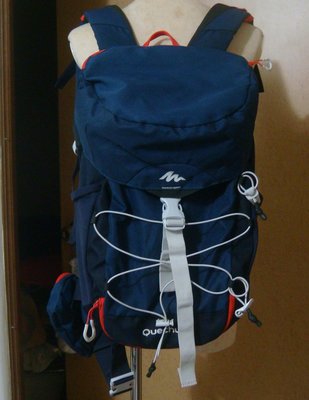 1088元含運費 包況好 QUECHUA 20L登山健行背部透氣背包 運動背包登山背包 方包後背包束口包手提包側肩背包