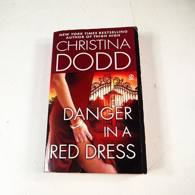 【考試院二手書】 《Danger in a red dress》│Christina Dodd │五成新(12F16)