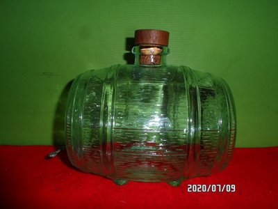 酒桶造型空酒瓶