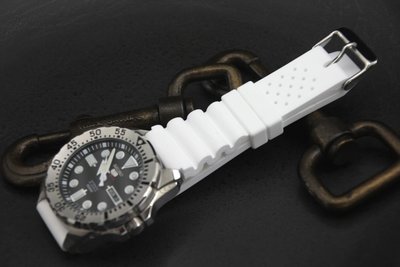 超值高質感純白色22mm蛇腹式矽膠錶帶替代原廠搶錢貴貨citizen,seiko潛水錶帶sbbn