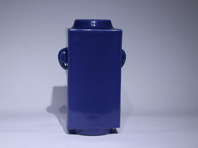 清光緒霽藍象耳棕式瓶，高度28.3cm肚徑17.5cm