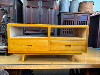 河東堂）獨家設計特殊款，檜木香濃的台灣檜木四個雙面抽屜尖腳矮桌、客廳矮桌、電視音響桌櫃、多功能矮櫃。