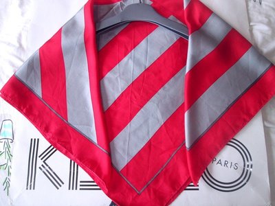 國外帶回法國精品Nina Ricci 紅+灰色系真品Ferragamo CELINE KENZO款絲巾披肩