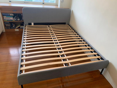 盡其用二手家具生活館  IKEA軟墊式雙人床架(150*200公分不含床墊)/歐規雙人床架/雙人床組自取價3500