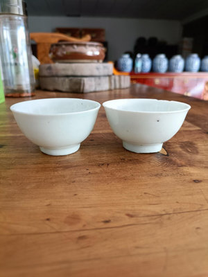 古玩瓷器老茶具收藏明代白釉茶杯一對一個全品一個毛口如圖所示保