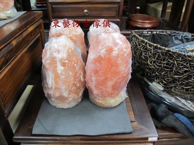 東藝仿古傢俱~~~巴基斯坦頂級鹽燈~~7-9公斤玫瑰鹽燈(紋石底座)便宜賣