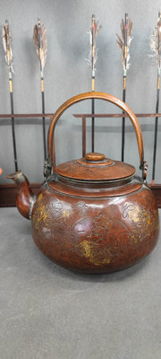日本購回  老銅壺  手打雕刻塗金  容量3000cc，壺重