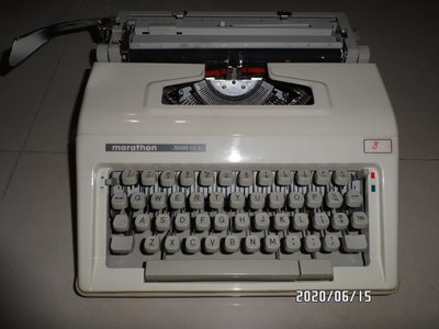 2.復古 懷舊marathon 3000DLX 打字機 早期打字機 功能不明 適收藏觀賞擺飾電影電視拍攝道具