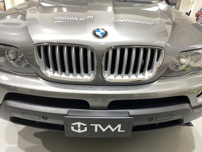 《※台灣之光※》全新BMW E53 X5 04 05 06年小改款4.4 4.8樣式七線電鍍框鈦銀水箱罩鼻頭組3.0可改