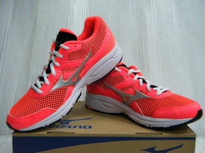 新莊新太陽 MIZUNO 美津濃 SPARK K1GA160407 一般型鞋款 女 跑步 慢跑鞋 粉橘紅X銀 特1500