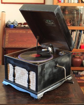 古董 PENGUIN 桌上型 手搖式原木留聲機