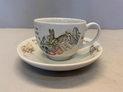【藏舊尋寶屋】英國皇室名瓷WEDGWOOD 彼得兔 Peter Rabbit 瓷咖啡杯盤組 英國製(一元起標)0415351-107GS