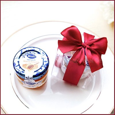 幸福朵朵【甜蜜蜜「透明盒裝」瑞士進口hero蜂蜜小禮盒(紅色緞帶)】送客禮贈品/婚禮小物