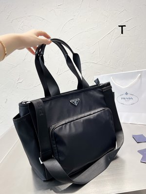 免運【一品香包】Prada最新22Tote 購物袋 手提包後背包單肩包 專櫃同步 潮流時尚 特價