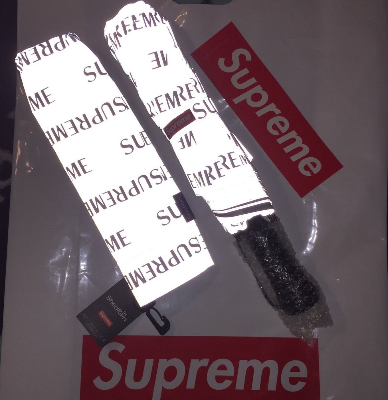 超搶手】全新正品Supreme x ShedRain Reflective Repeat Umbrella 反光 