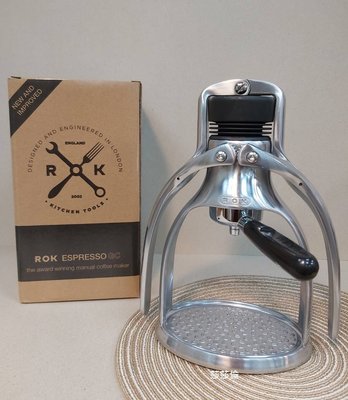 ~菓7漫5咖啡~第二代 ROK Espresso Maker 手壓濃縮 咖啡機 免插電 閃電銀 義式咖啡機 手壓咖啡機