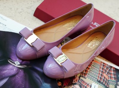 Ferragamo Varina Bow Pump 蝴蝶結低跟 Pump 漆皮低跟鞋 粉紫