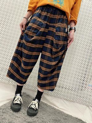 蘋果樹2館 韓國服飾 · OOPS八分格紋褲