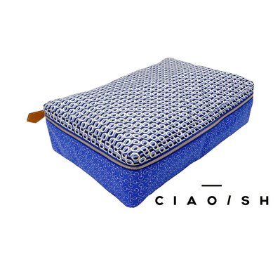 CIAO/SH 名牌精品店 Hermès 愛馬仕藍色絲質螺絲帽+馬銜鐵大盥洗包+枕頭兩用包