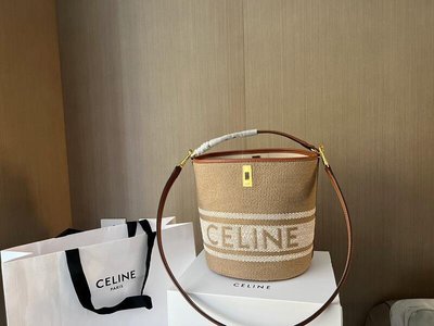 Jisoo代購CELINE bucket系列水桶包 精緻小巧單肩包 帆布拼色女式斜背包