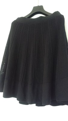 春秋季經典款 giordano ladies 及膝裙M號 100%棉 全長內裡 9成5新 黑色 質感非常好 大推 優雅
