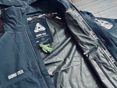 台灣未發超限量美國實圖PALACE GORE-TEX S TECH JACKET 藍防風外套全新