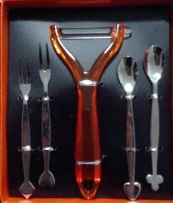 義大利 Selene 不鏽鋼餐具組(削皮刀+水果叉+布丁匙)   特價中