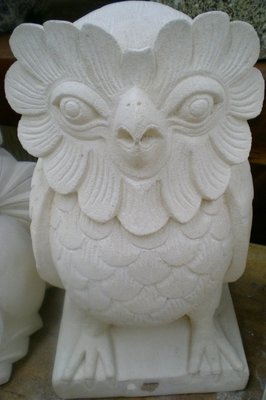 峇里島砂岩石雕~動物雕像－貓頭鷹(H:40CM)