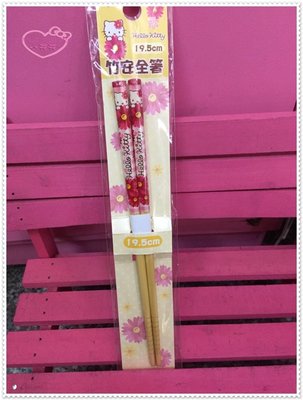 ♥小花花日本精品♥ Hello Kitty  筷子天然木情侶筷子環保筷子 紅色趴姿花朵11145301