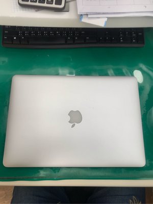 MacBook Pro 15吋i7 2.2G 16G 256G二手筆電