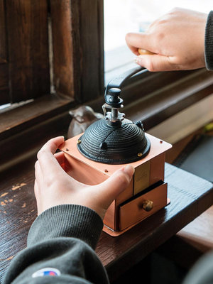 咖啡機日本進口kalita手搖磨豆機咖啡研磨機手工復古豆器老式手磨咖啡機