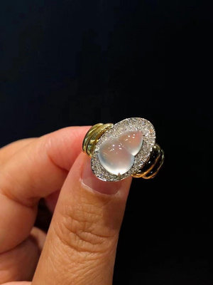 【翡翠坊】天然A貨緬甸玉～超亮設計款葫蘆戒指  沒有封底自帶珠寶氣質