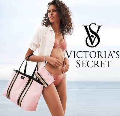【菲菲美國舖】俏麗時尚。現貨~* Victoria's Secret *~輕巧手挽包❤粉嫩大容量條文托特包/通勤包兩件組